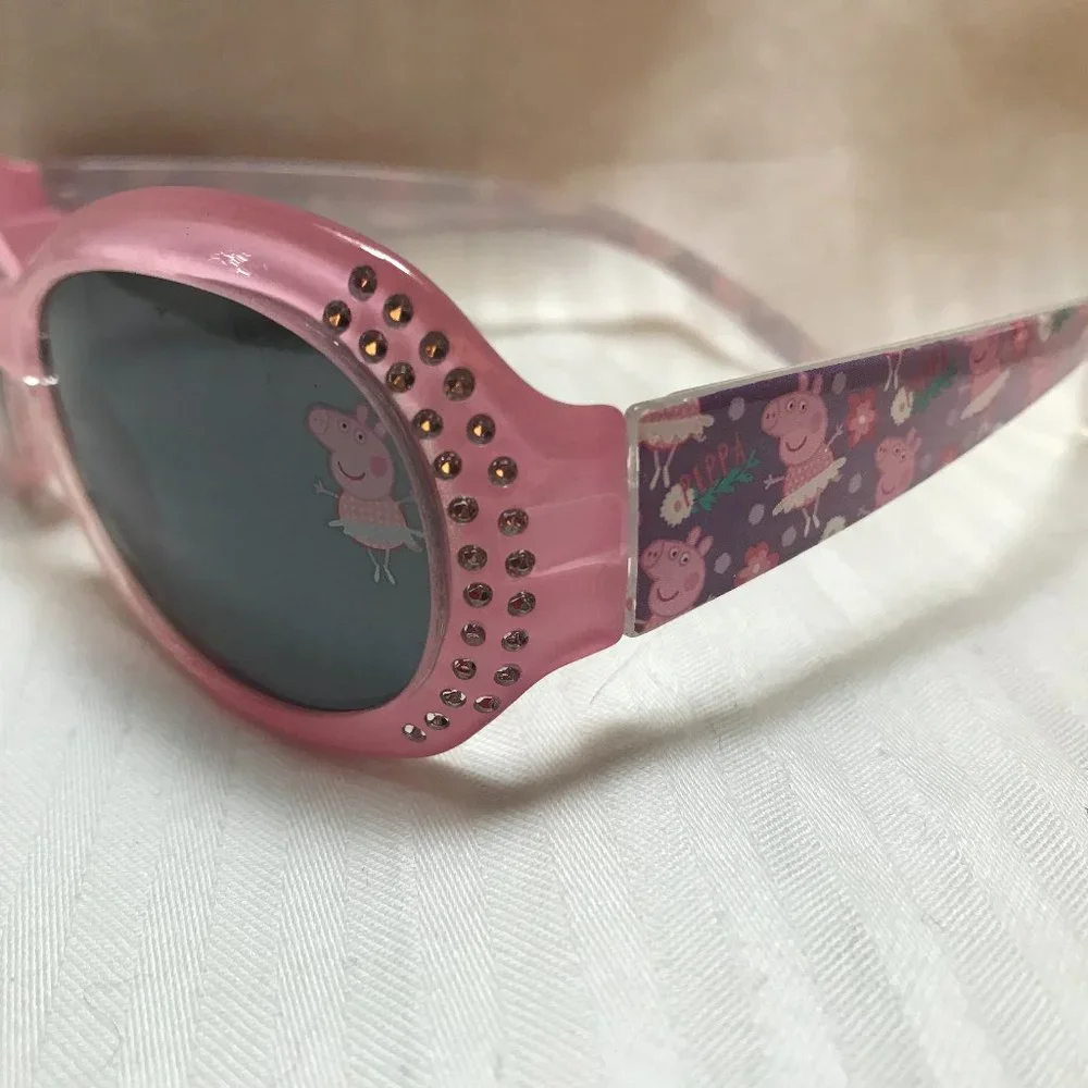 NEW! ADORABLE TODDLER GIRLS PEPPA PIG RHINESTONE SUNGLASSES.
